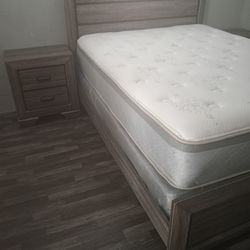 Queen size, furniture gray color