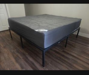 MOVING SALE 10/26 PICK UP ONLY FLAMINGO/JONES 14" inch Cool KING With Free Metal Base & Waterproof protector 