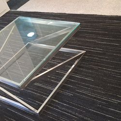 Modern glass coffee table 34x34x15 make offer