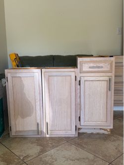 Kitchen cabinets (FIVE)