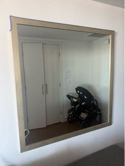Square mirror