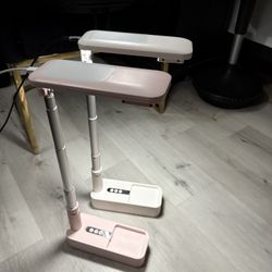 Battery Powered Desk Lamp with Selfie phone holder 