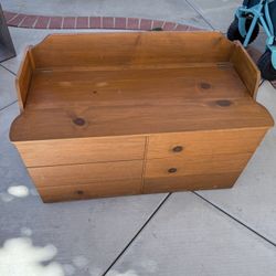 Solid Wood Storage Beanch great condition