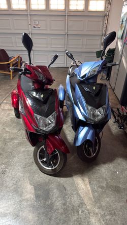 2 EW26 EWheels scooters