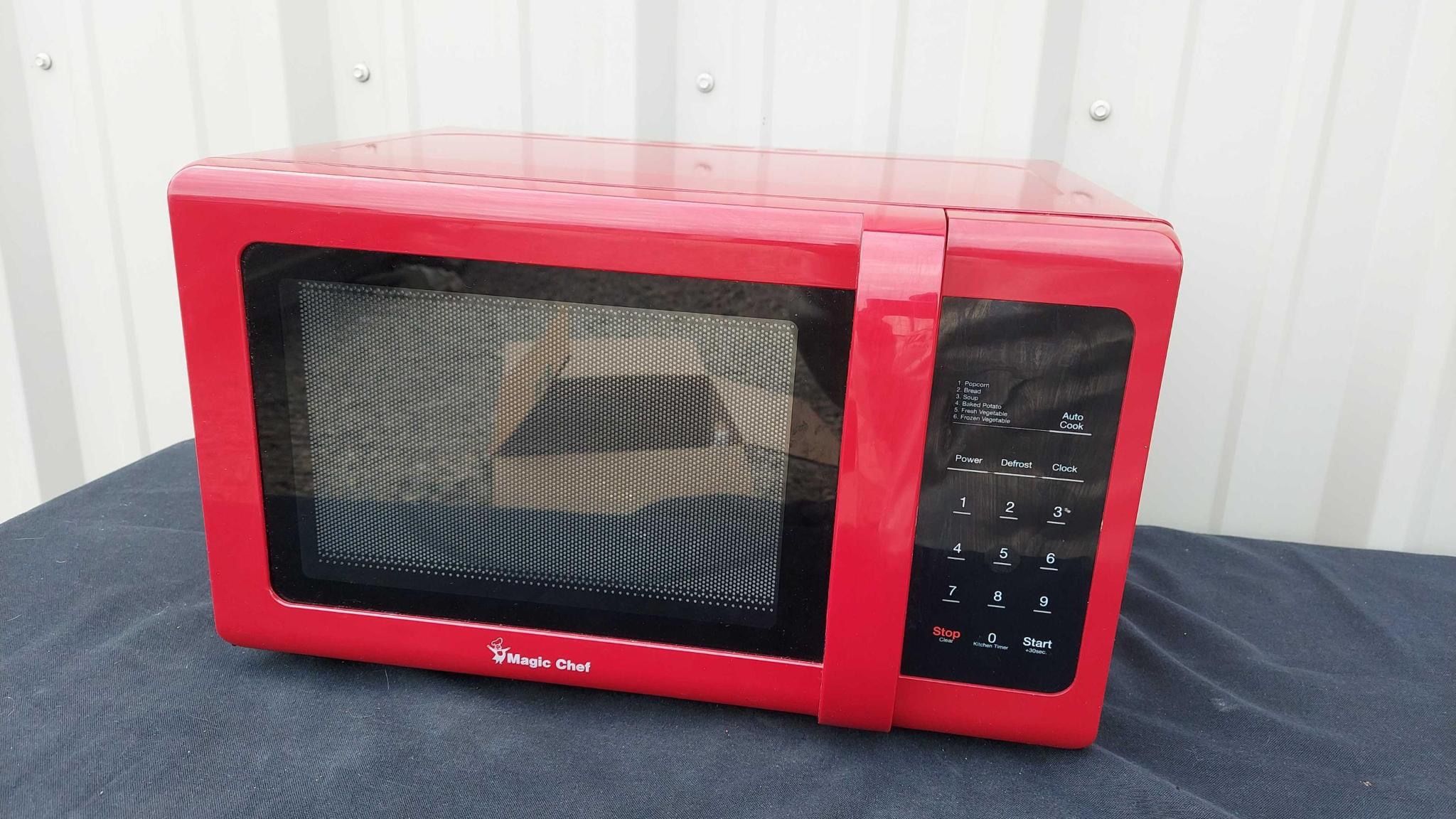Red Magic Chef Microwave