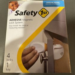 Babyproofing door supplies 