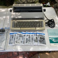 smith corona memory correct 200 typewriter w/ extras