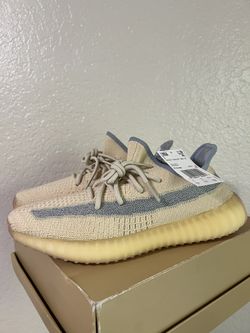 NEW - Authentic Adidas Yeezy 350 - Men US 9.5