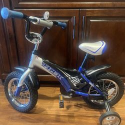 Trek kid’s bike w training wheels