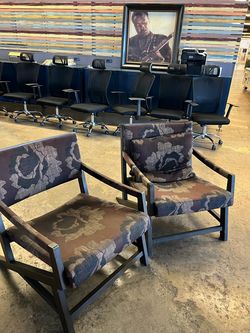 Side accent arm chairs