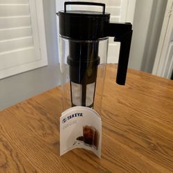 $15 - New Takeya Tritan Cold Brew Coffee Maker - Airtight Pitcher with Leak-Free Lid - BPA-Free Cold Brew Maker with Silicone Handle - Dishwasher-Safe