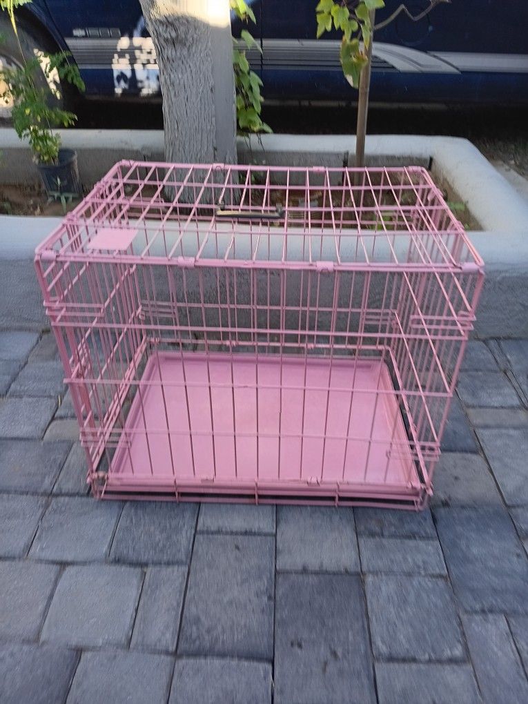  Dog Cage  In Very Good Condition Very Nice 