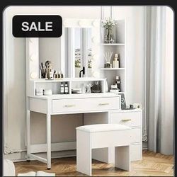 Vanity Set With Lights And Stool