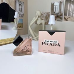 Prada Paradoxe Perfume