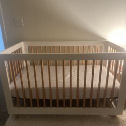 Baby Crib And Mattress 