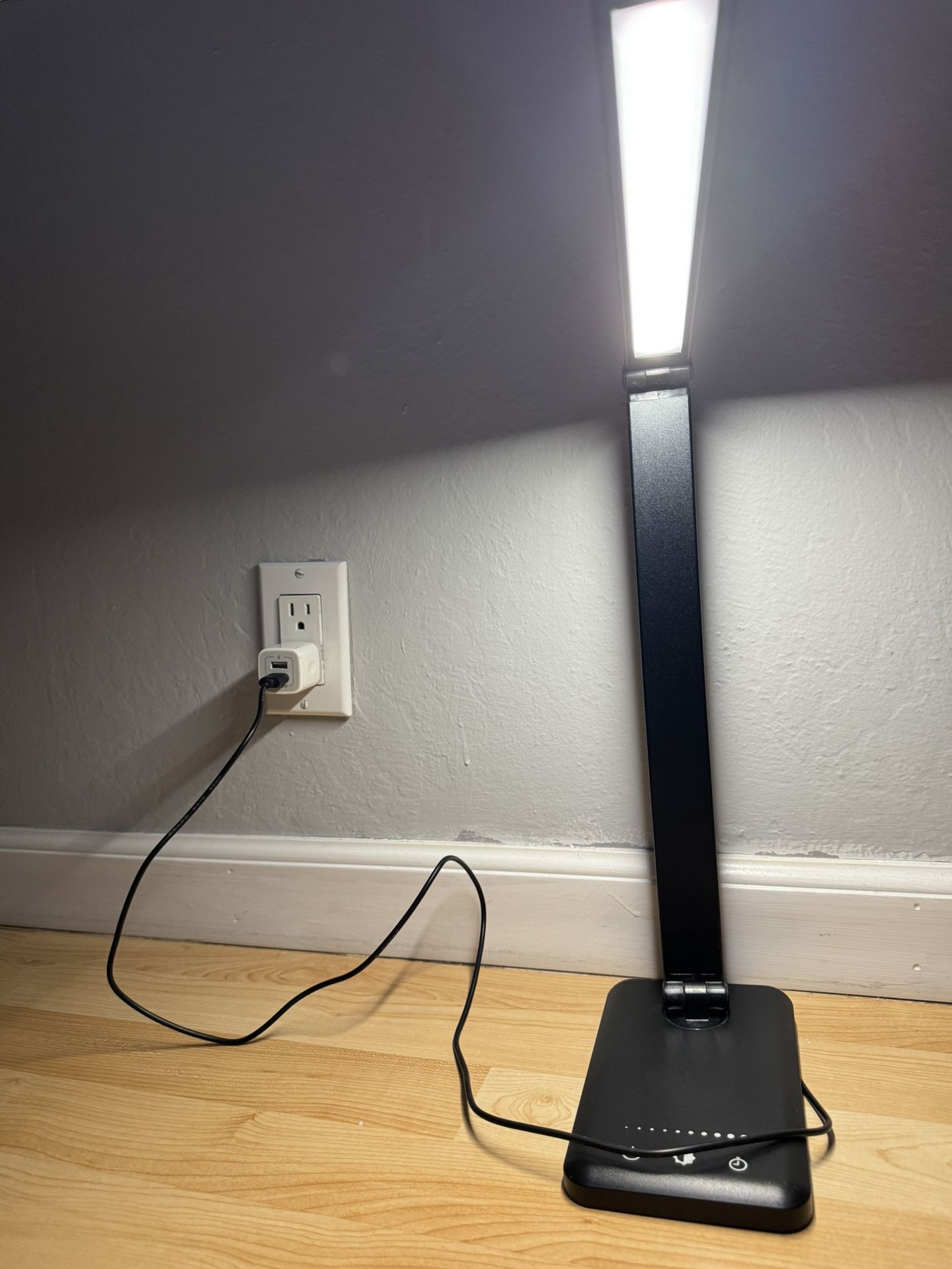 Led Desk Lamp With USB Charging Port