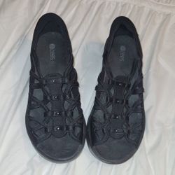 BZees Women's Size 8 Wide Black Comfort Wedge Sandals Excellent Condition PRICE Is Firm Cash Only 