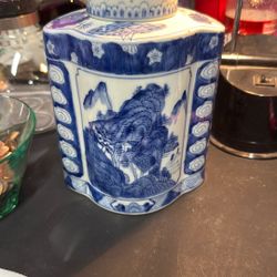 Chinese porcelain jar
