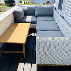 FROM LOWES - Only Used A Few Months Origin 21 Veda Springs 4-Piece Wicker Patio Conversation Set with Gray Cushions