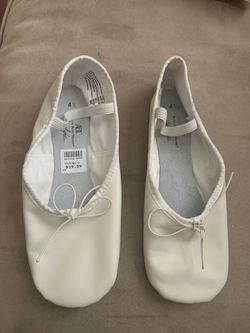 Girls ballet shoes 🩰