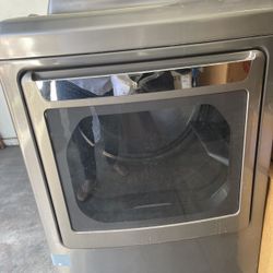 Washer And Dryer …….Make your offer urgent to sell
