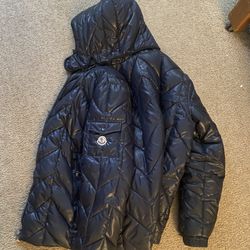 Moncler Coat No Trades