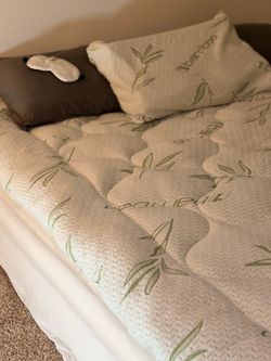TikTok King Size Ultra Plush Mattress Topper Pads (New, Sealed)