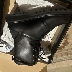 511 Boots Size 9 