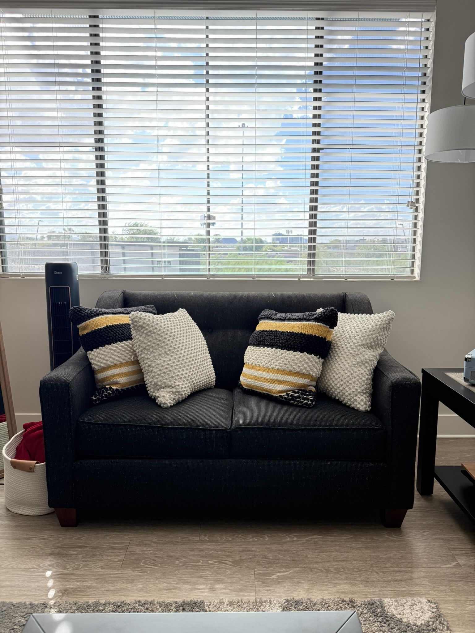 Knox Sofá & Love Seat