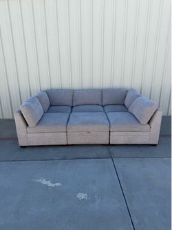 Free Delivery! Modular Sectional Couch with Storage