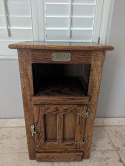 Cute Side Table With Pull Out Shelf & Chunky Hardware