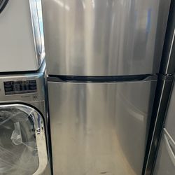 Frigidaire Top & Bottom In Stainless Steel New Open Box 14 Cubic Ft