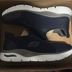Sketchers Arch Fit. Men’s size 11