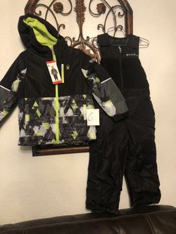 KIDS SNOW JACKETS PANTS BIBS & BOOTS CASH ONLY AVAILABLE 