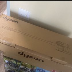 Dyson Vacuum V8
