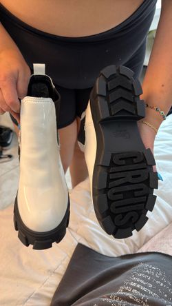 Combat boots