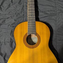 Yamaha C40 Guitar