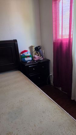 Queen size bedroom set