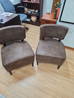 accent chairs
