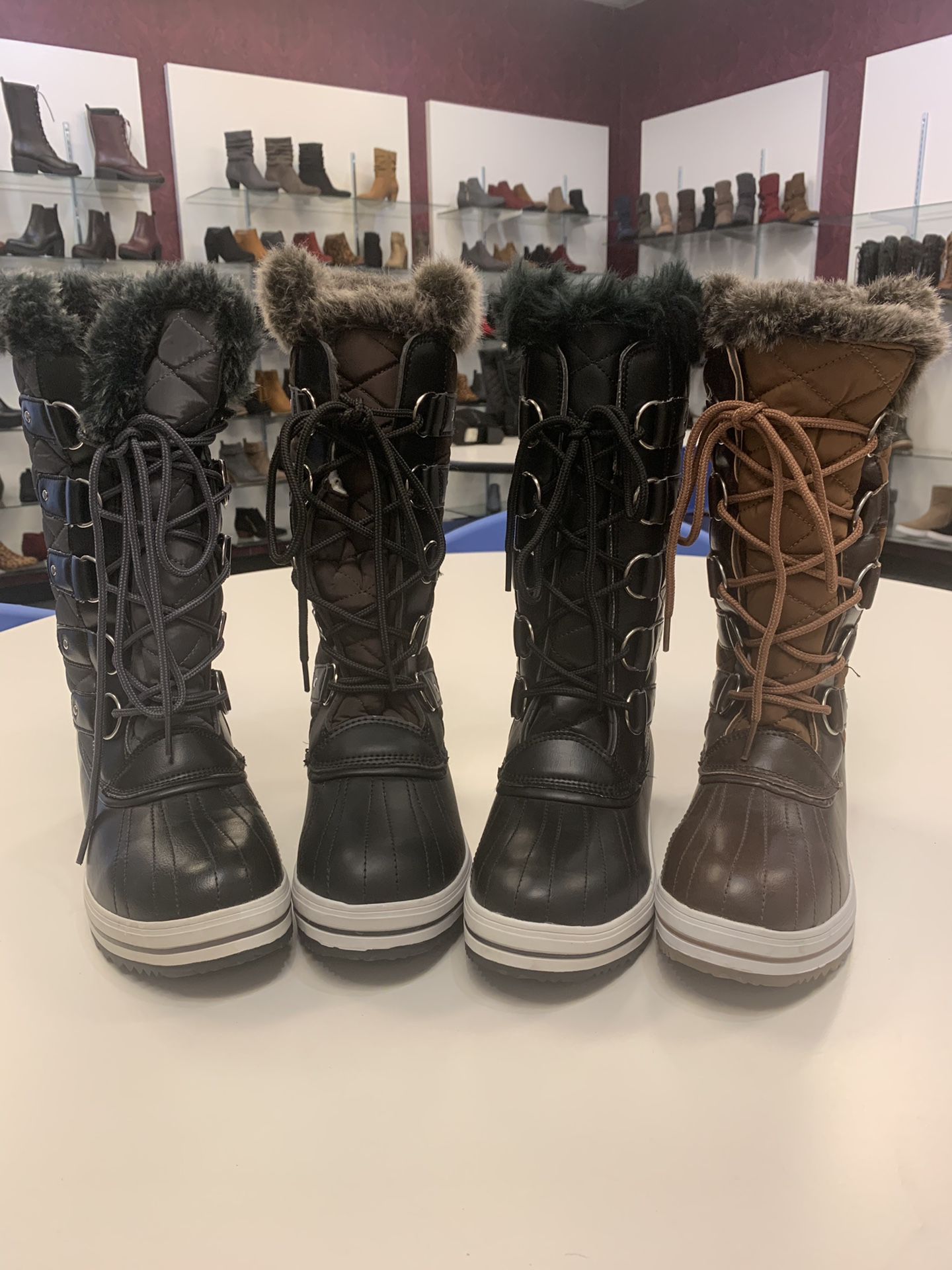 Snow boots for women sizes available 5.5 6, 6.5, 7, 7.5, 8, 8.5 , 9, 10