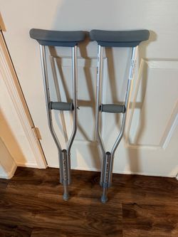 Kid size crutches