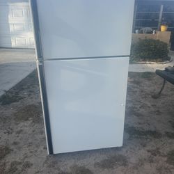 KENMORE Refrigerator 