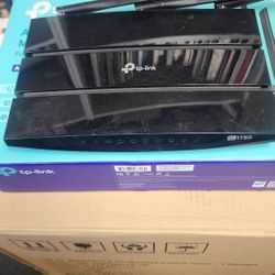 Tp Link Router AC1200 AVAILABLE IF POTED