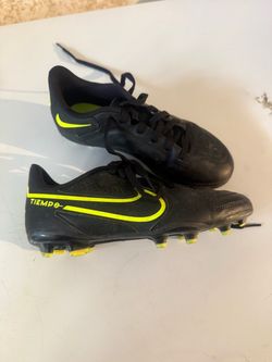 Soccer cleats
