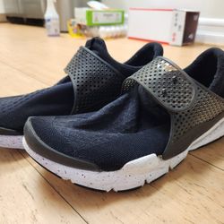 Nike Sockdart