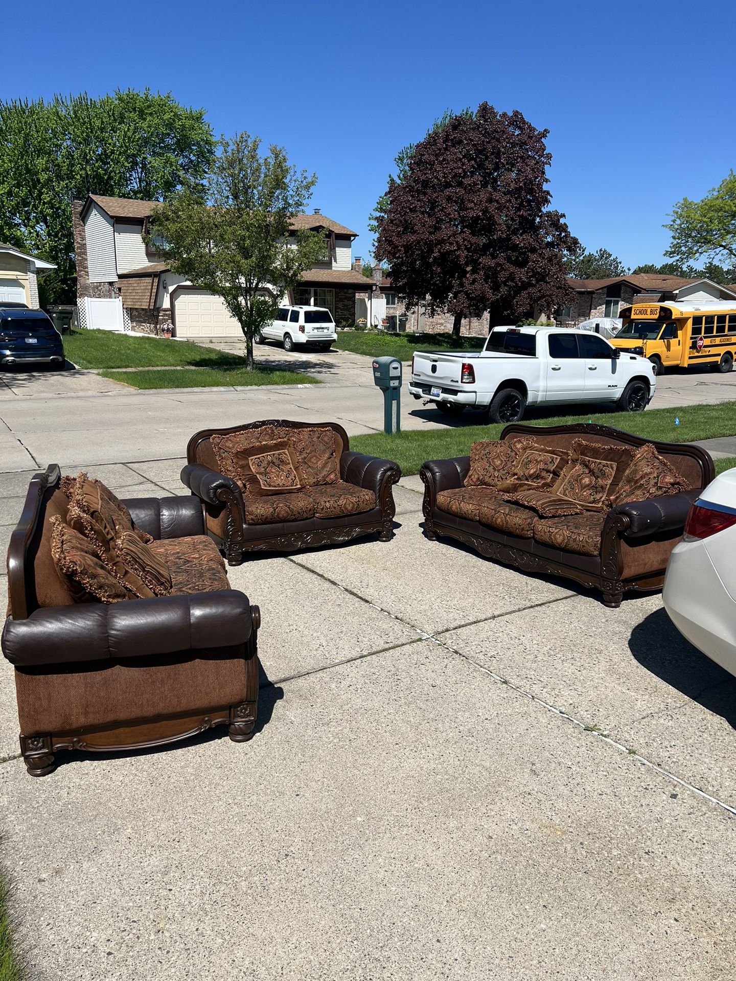 2 Couch And A Loveseat Set (Free Delivery)