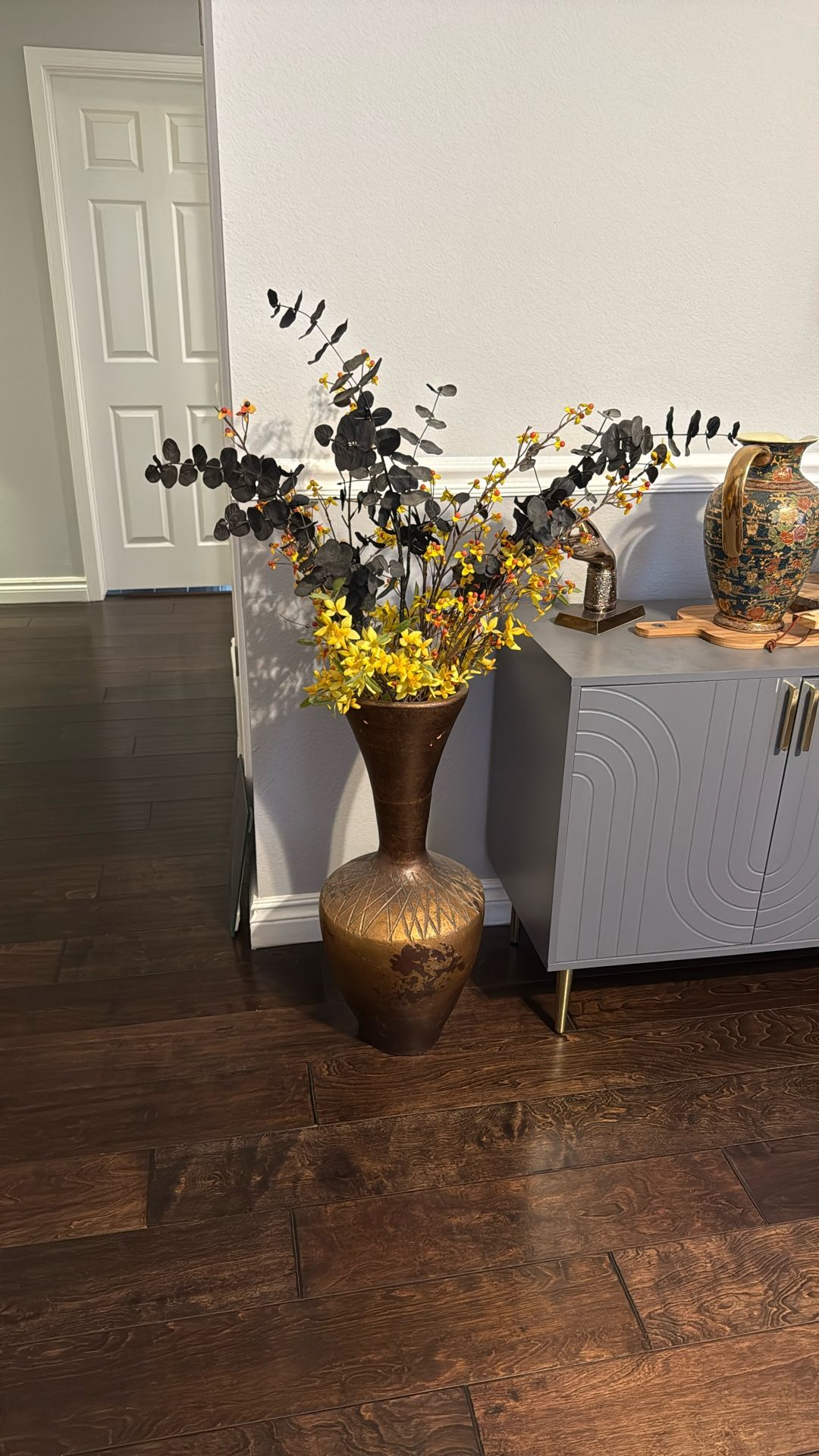 Home Decor/ With Fake Flowers