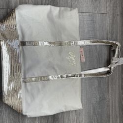 New Victoria’s Secret Tote