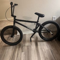 20” black cadet verde BMX bike