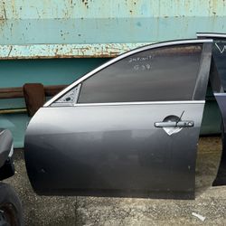 2013 Infiniti G37 Front Left Door